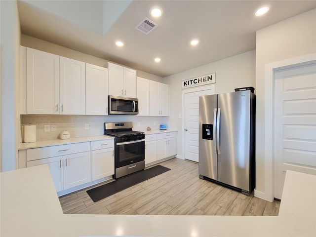 10843 Bodie Hills Drive, Rosharon, TX 77583