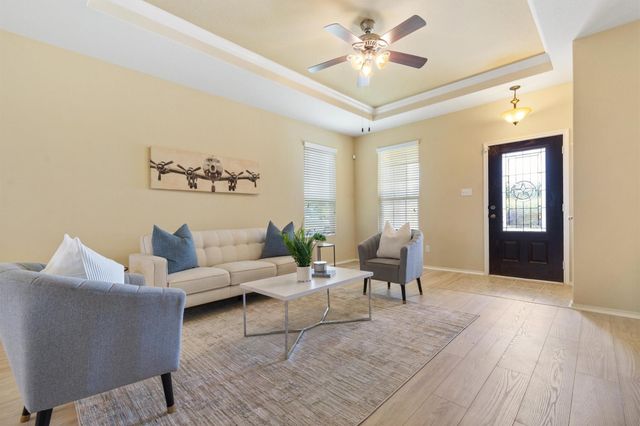 184 Nectar DR, Buda, TX 78610