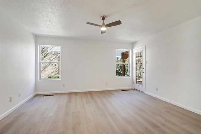 7243 Gallinas Avenue NE, Albuquerque, NM 87109