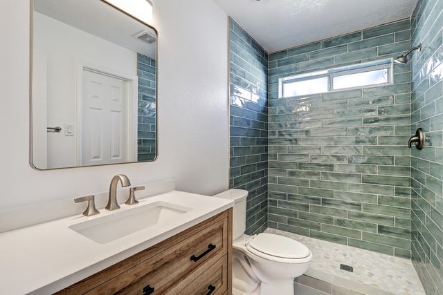 7243 Gallinas Avenue NE, Albuquerque, NM 87109