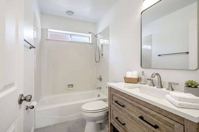 7243 Gallinas Avenue NE, Albuquerque, NM 87109