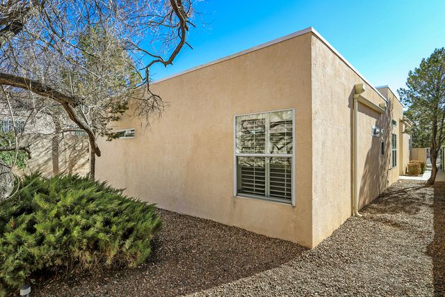 7243 Gallinas Avenue NE, Albuquerque, NM 87109