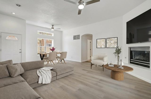 7243 Gallinas Avenue NE, Albuquerque, NM 87109