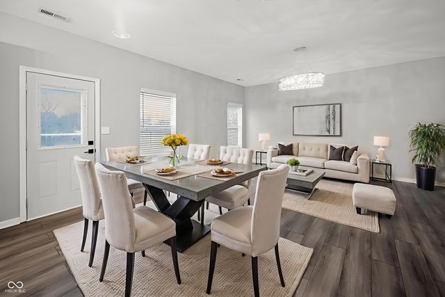 3220 Lakestream Drive, Columbus, IN 47201