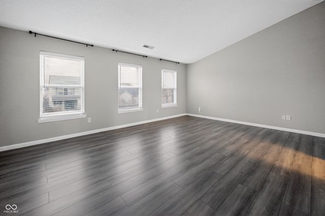 3220 Lakestream Drive, Columbus, IN 47201