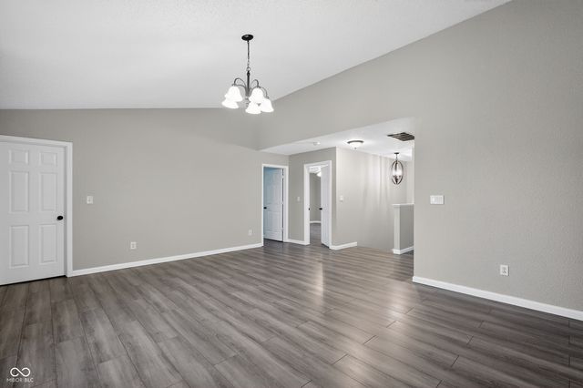 3220 Lakestream Drive, Columbus, IN 47201