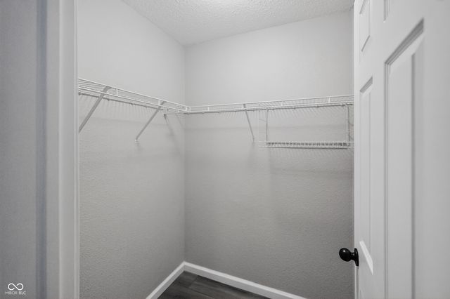 3220 Lakestream Drive, Columbus, IN 47201