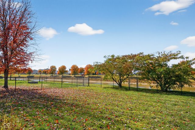 3220 Lakestream Drive, Columbus, IN 47201