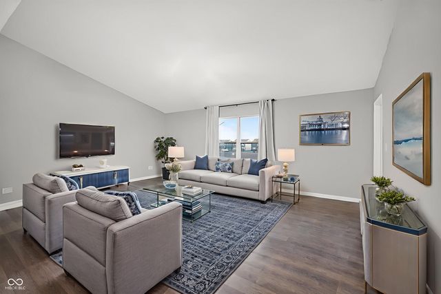 3220 Lakestream Drive, Columbus, IN 47201