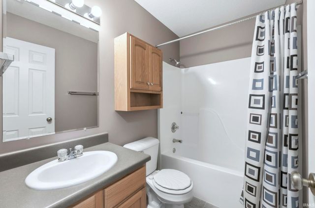 7610 Irwin Pines Court, Fort Wayne, IN 46804