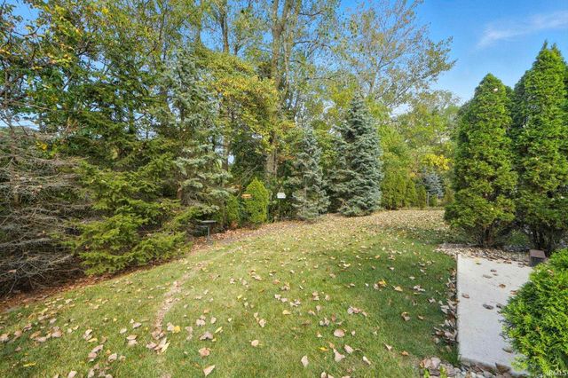 7610 Irwin Pines Court, Fort Wayne, IN 46804