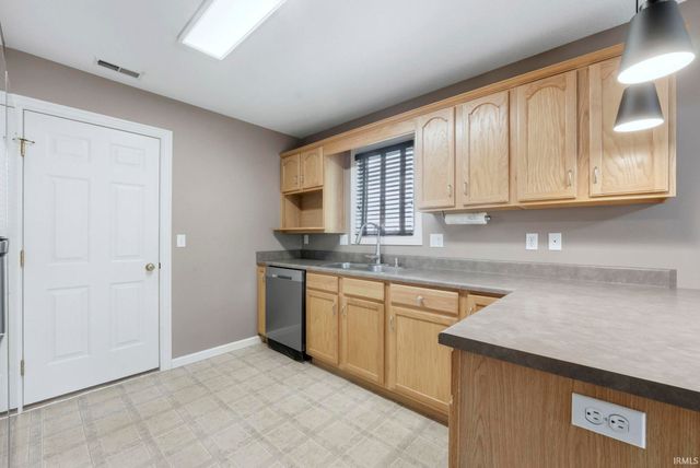 7610 Irwin Pines Court, Fort Wayne, IN 46804