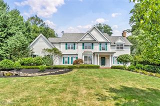 512 Woodland Court, Chagrin Falls, OH 44022