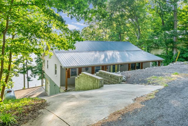 438 Harbor Dr, Bumpus Mills, TN 37028