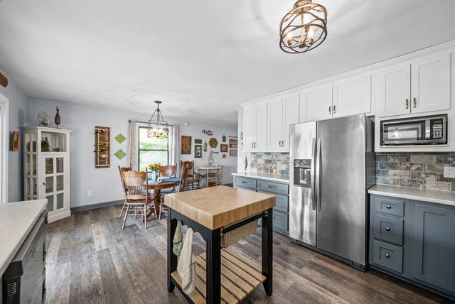 438 Harbor Dr, Bumpus Mills, TN 37028