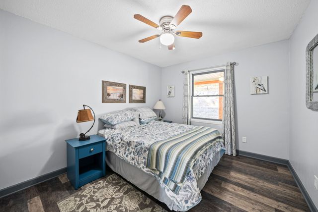 438 Harbor Dr, Bumpus Mills, TN 37028