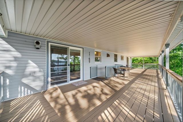 438 Harbor Dr, Bumpus Mills, TN 37028