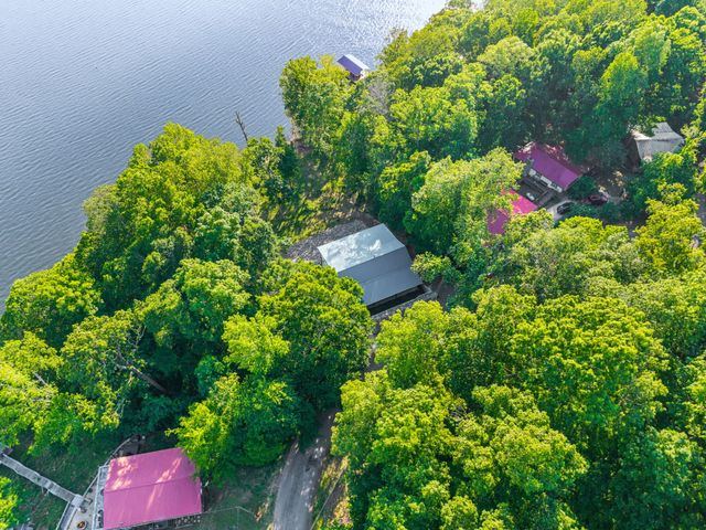438 Harbor Dr, Bumpus Mills, TN 37028