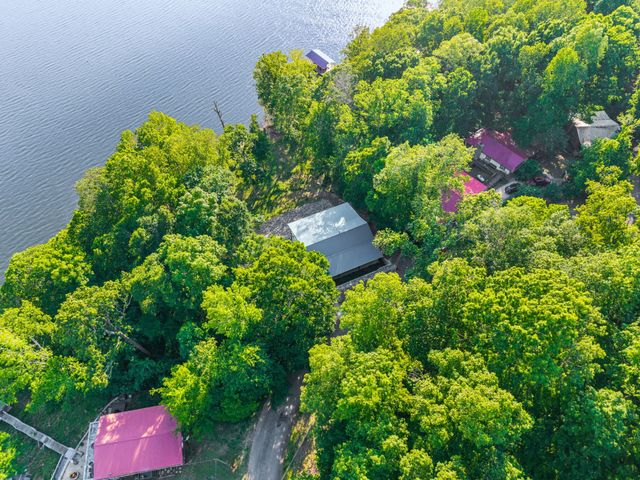 438 Harbor Dr, Bumpus Mills, TN 37028