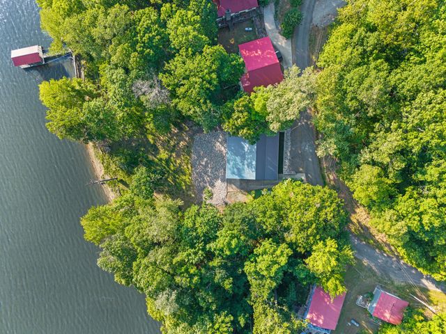 438 Harbor Dr, Bumpus Mills, TN 37028