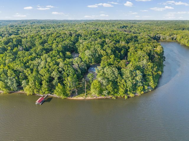 438 Harbor Dr, Bumpus Mills, TN 37028
