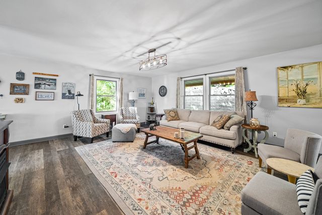 438 Harbor Dr, Bumpus Mills, TN 37028