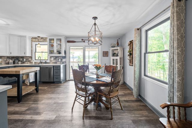 438 Harbor Dr, Bumpus Mills, TN 37028