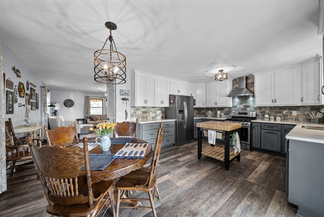 438 Harbor Dr, Bumpus Mills, TN 37028