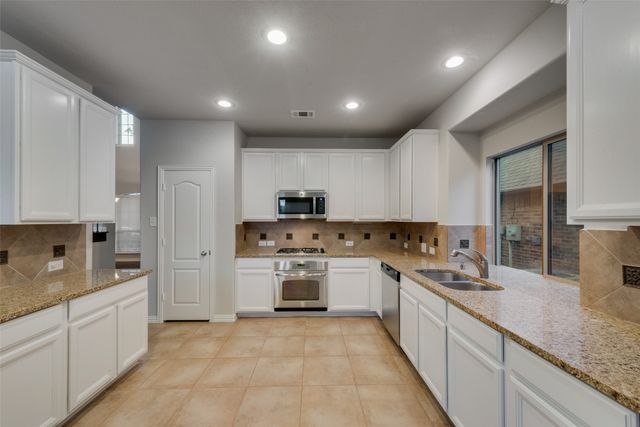 917 Tara Drive, Burleson, TX 76028