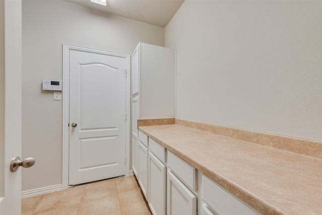 917 Tara Drive, Burleson, TX 76028