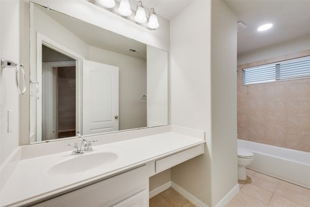 917 Tara Drive, Burleson, TX 76028