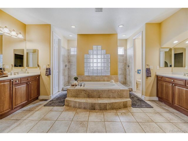 7317 S Valdai Cir, Aurora, CO 80016