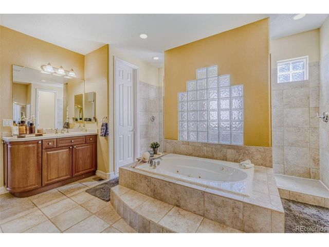 7317 S Valdai Cir, Aurora, CO 80016