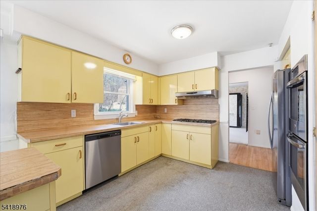 2 Ambler Way, Parsippany-troy Hills Twp., NJ 07054