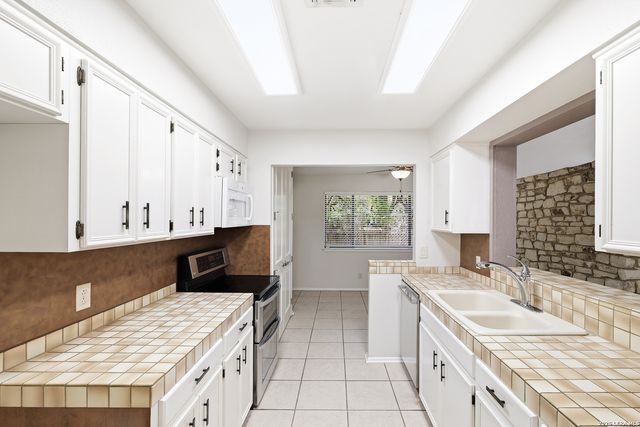4710 Paradise Woods, San Antonio, TX 78249