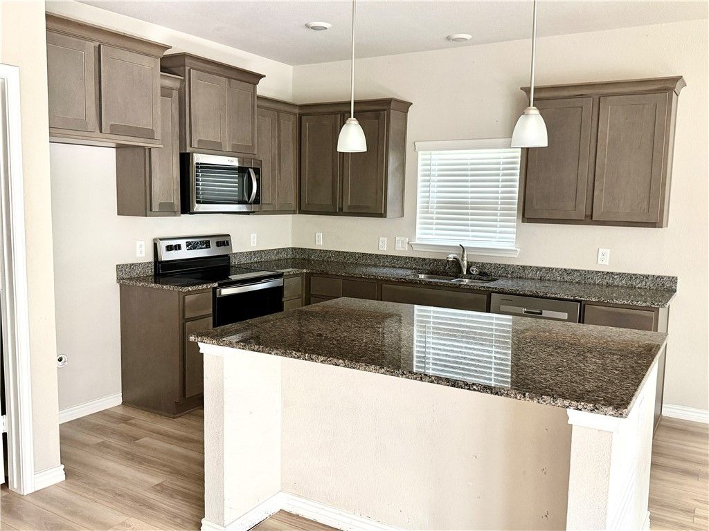 2038 Rock Ridge Avenue, Bryan, TX 77807 — photo 2