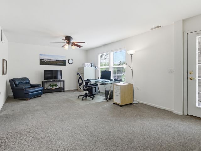 490 Dolton Lane, Carol Stream, IL 60188