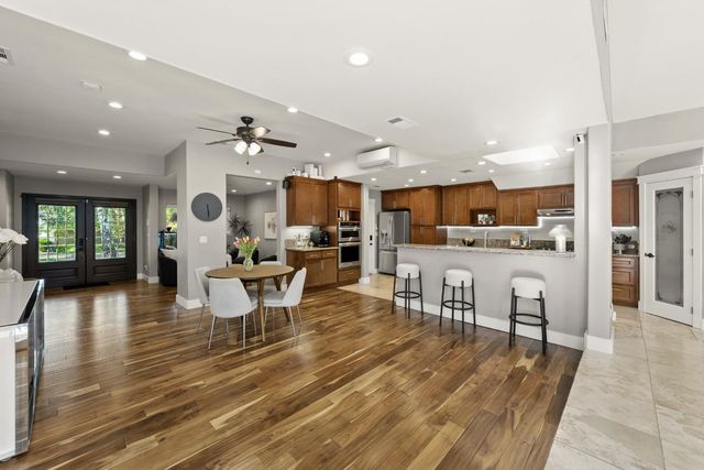 1561 Elsdon Cir, Carmichael, CA 95608