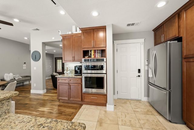 1561 Elsdon Cir, Carmichael, CA 95608