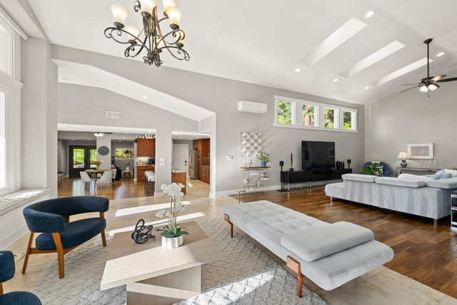 1561 Elsdon Cir, Carmichael, CA 95608