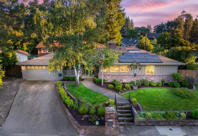 1561 Elsdon Cir, Carmichael, CA 95608