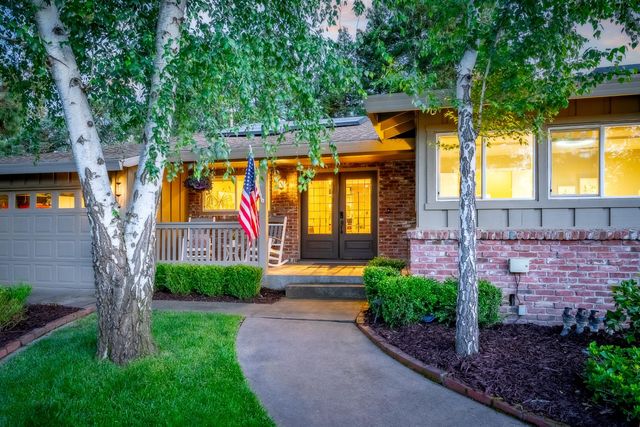 1561 Elsdon Cir, Carmichael, CA 95608