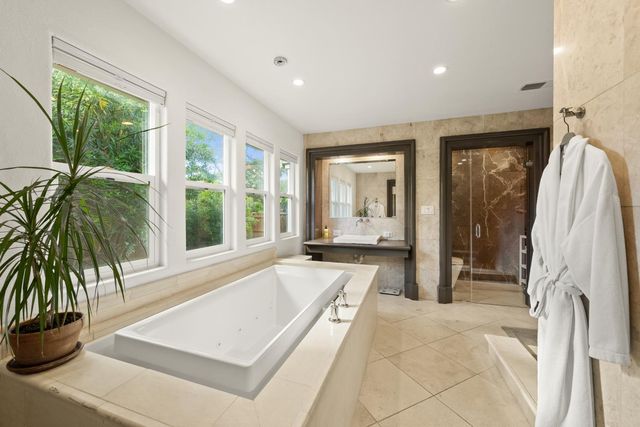 1561 Elsdon Cir, Carmichael, CA 95608