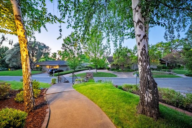 1561 Elsdon Cir, Carmichael, CA 95608
