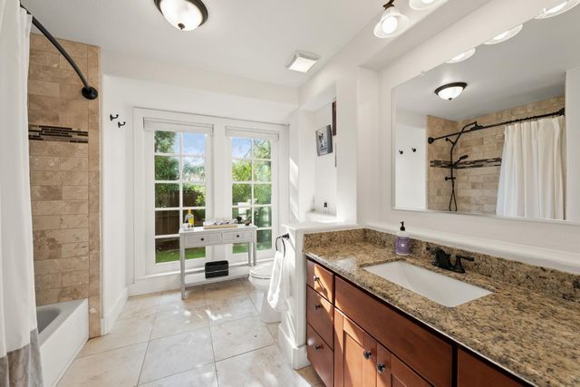 1561 Elsdon Cir, Carmichael, CA 95608