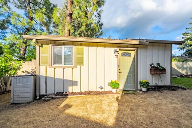 1561 Elsdon Cir, Carmichael, CA 95608