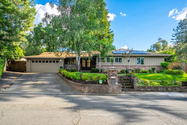 1561 Elsdon Cir, Carmichael, CA 95608