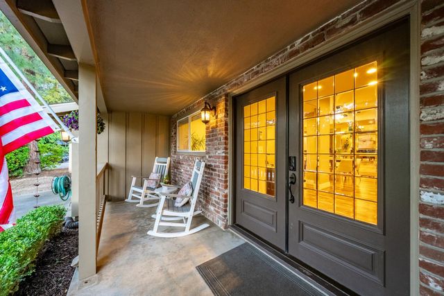 1561 Elsdon Cir, Carmichael, CA 95608