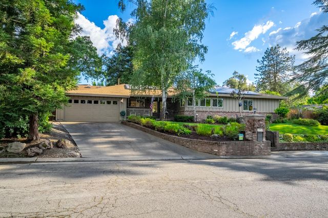 1561 Elsdon Cir, Carmichael, CA 95608