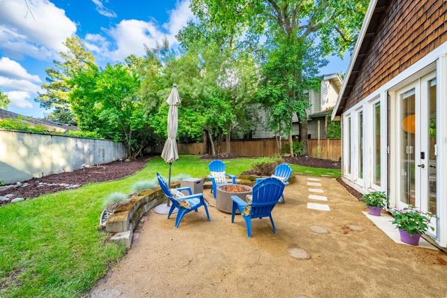 1561 Elsdon Cir, Carmichael, CA 95608